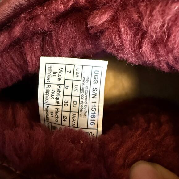 UGG Classic Ultra Mini Mirror Ball Booties Sz 7 Sequin Burgundy Cherry Maroon - Picture 9 of 10